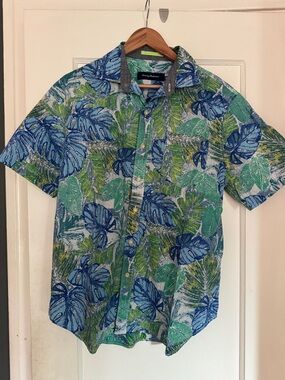 Tommy Bahama Blue and Green Tropical Leaf Short-Sleeve Button-Down Shirt